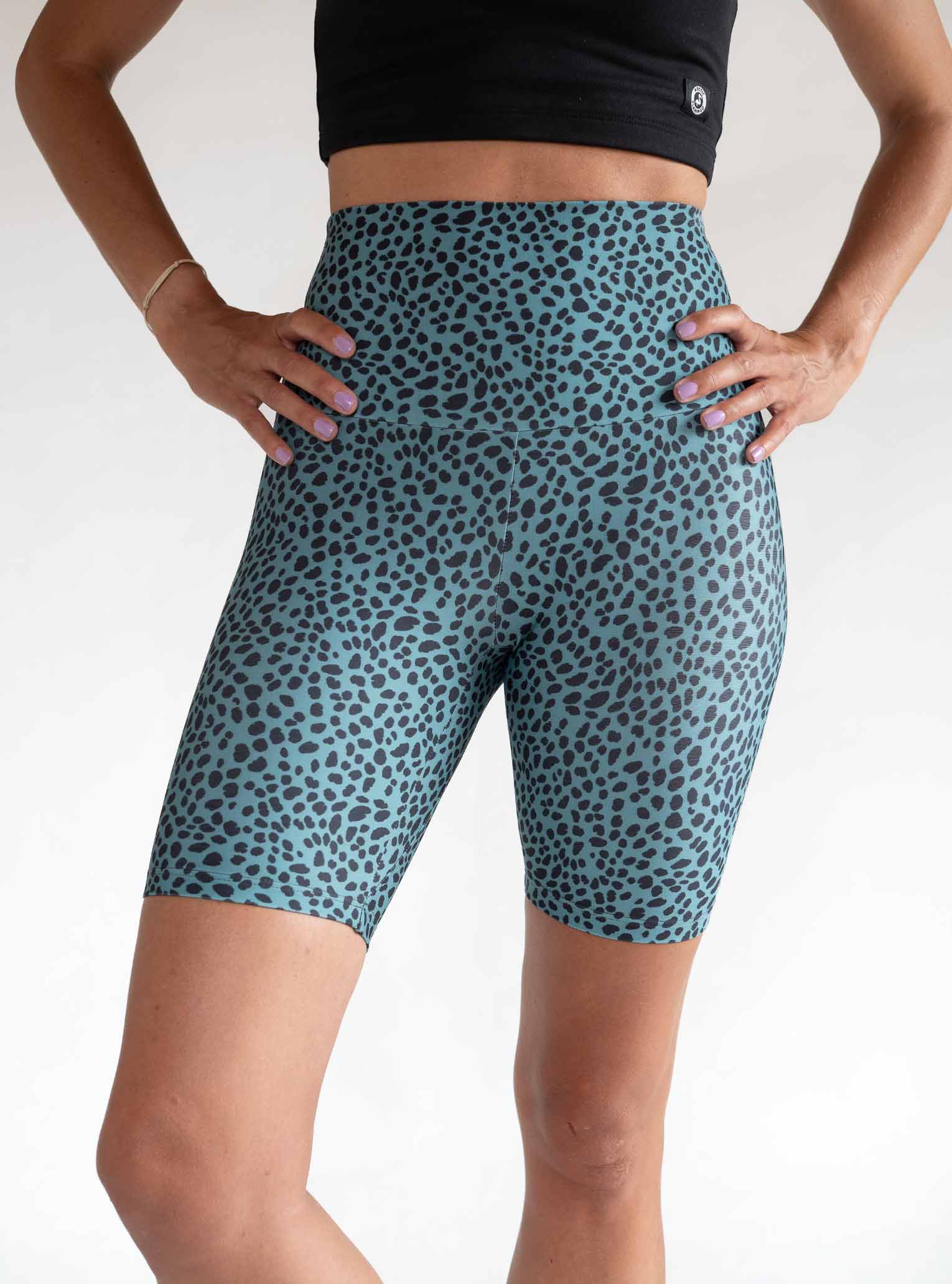 Yoga Shorts LEO