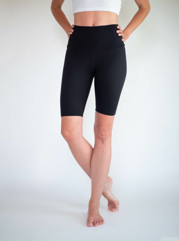 Schwarze Yoga Shorts aus Tencel Lyocell